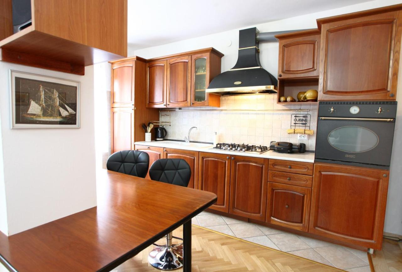 City Center Comfort Blue Sky Apartment โคเปร์ ภายนอก รูปภาพ
